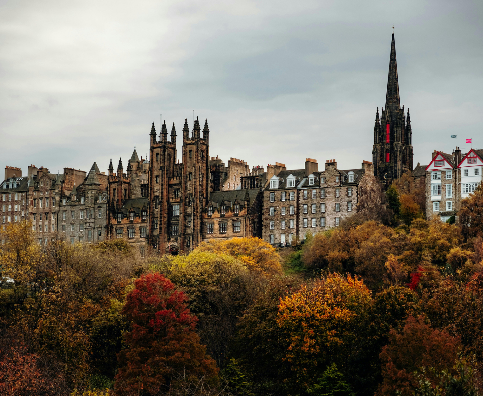 Autumn view of Edinburgh old town skyline.